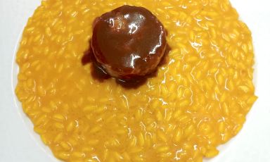 Risotto allo&nbsp;zafferano e finto midollo di mare: &egrave; la Ricetta del cenone di Capodanno di Giuseppe Amato, chef del ristorante Car&egrave;m, a Martano (Lecce)
