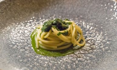 Spaghettoni con burro, limone e caluzze dal menu del ristorante Secondo Tempo, a Termini Imerese, a cura dello chef Salvo Campagna

