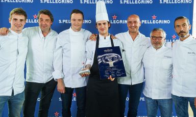 Andrea Miacola premiato come vincitore della selezione Benelux della S. Pellegrino Young Chef 2016. Il ragazzo italiano, classe 1987, si racconta in questo articolo per Identità Golose

