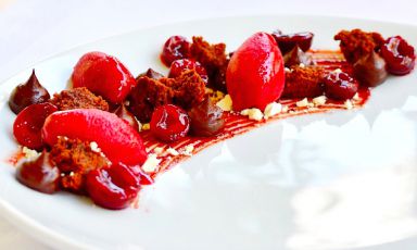 Cherry, cioccolato amaro e birra. In abbinamento, Birra Moretti Grand Cru
