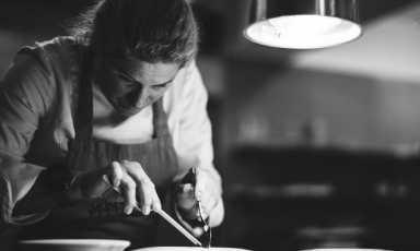 Ana Roš, chef del ristorante Hiša Franko di Caporetto, in Slovenia, è stata insignita questa mattina del titolo di World's 50 Best Chef 2017. Nell'albo d'oro succede alla brasiliana Helena Rizzo, alla francese Hélène Darroze e all'americana Dominique Crenn. L'intervista che segue è la versione italiana di un pezzo pubblicato a ottobre sulla rivista turca Feed di Arzu Sak
