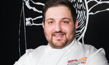 Cristoforo Trapani, chef napoletano del La Magnolia dell'Hotel Byron di Forte dei Marmi (Lucca), 1 stella Michelin. Cucinerà a Identità Golose Milano da mercoledì 13 a sabato 16 marzo. 75 euro a testa, vini inclusi. Prenotazioni online (foto Brambilla/Serrani)
