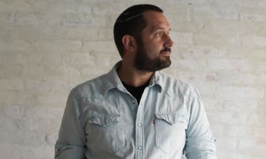 Richard Hart, londinese, 41 anni. Nel settembre 2018 ha aperto Hart Bageri a Copenhagen, socio Rene Redzepi del Noma, riscuotendo successo immediato. Ci racconterà la sua storia a Identità Milano, sabato 23 marzo, ore 17.30
