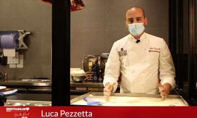 Luca Pezzetta at Identità on the road. Paolo Marchi met him at his Osteria di Birra del Borgo in Rome. REGISTER AT IDENTITÀ ON THE ROAD BY CLICKING HERE. For info iscrizioni@identitagolose.it or call +39 02 48011841 ext 2215
