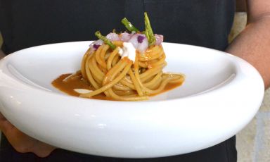 Spaghettoni al gambero viola con peperoncini flegrei e Parmigiano Reggiano di Agostino Alboretto