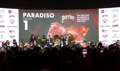 Festa grande sul palco di Barcellona per quelli del Paradiso di Giacomo Giannotti, cocktail bar proprio della capitale catalana che ha trionfato ai World's 50 Best Bars 2002
