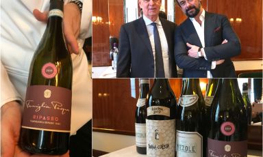 «Oggi parliamo di Valpolicella vista come house of unconventional - dice Riccardo Pasqua, Amministratore Delegato -. La nostra casa è piena di talenti, come l'enologo Carlo Olivari con noi dal 2002. Questi tre Valpolicella ispirati alla sostenibilità sono molto diversi tra loro ma accomunati da un approccio organico, single vineyard e provenienti dallo stesso crinale della valpolicella orientale. La visione unconventional ci porta a vini che hanno cifra stilistica elegante, femminile, verticale, capaci di dare grandi emozioni». Foto Annalisa Cavaleri

