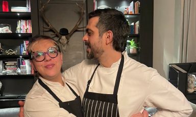 Antonella Mascolo e Adriano Magnoli, coppia nella vita e nel lavoro, sono i due chef alla guida del ristorante Verve, situato all'interno dell'hotel DOM a Roma, novità della Guida ai ristoranti d'autore di Identità Golose (potete leggere la nostra recensione cliccando qui)
