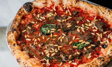 Una Marinara a Monte Faito, capolavoro di gusto firmato da Peppe Guida e Salvatore Salvo, in uno scatto di @Alessandra Farinelli

