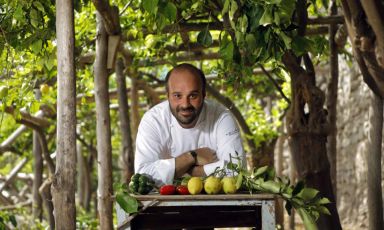 Alessandro Tormolino, executive chef del ristorante Sensi di Amalfi, sarà a Identità Golose Milano mercoledì 24 maggio: per prenotare il vostro tavolo, visitate la pagina dedicata sul sito dell'Hub

