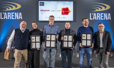 I protagonisti dell'ultimo incontro nello Spazio Arena per Identità Milano 2025. Da sinistra: Paolo Marchi, Identità Golose - Jessica Rosval, Al Gatto Verde - John Regefalk, Basque Culinary Center - Andrea Tortora, AT Pâtissier - Alberto Gipponi, Ristorante Dina - Joxe Mari Aizega, Basque Culinary Center
Tutte le foto sono di Brambilla / Serrani
