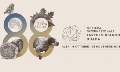 "Tra terra e luna" è il tema scelto per la nuova edizione della Fiera internazione del Tartufo Bianco d'Alba: le fasi lunari sono infatti a loro modo elementi utili per determinare quando e dove trovare i tartufi
