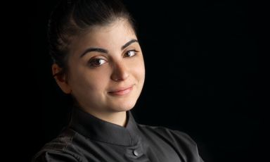 Nata a Gallipoli il 4 luglio 1995,&nbsp;Solaika Marrocco&nbsp;del ristorante&nbsp;Primo&nbsp;di Lecce sar&agrave; a Identit&agrave; Golose Milano gioved&igrave; 3 e venerd&igrave; 4 febbraio. Per prenotare il vostro tavolo, visitate il sito ufficiale dell'Hub
