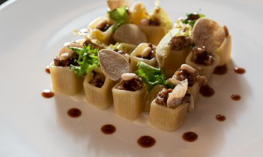 Soqquadro, capretto, bagoss e tartufo è il Piatto dell’Estate 2022 di Maurizio Bufi, chef del ristorante Il Fagiano al Grand Hotel Fasano di Gardone Riviera, Brescia
