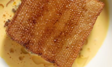 Spaghetto 'ncastagnatu, zafferano e rag&ugrave; di triglia, assaggio memorabile al ristorane Angi&ograve; di Catania, chef Alberto Angiolucci
