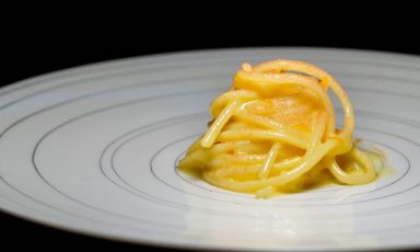 Spaghetto sbagliato, ossia il piatto signature dello chef Stelios Sakalis, dallo scorso anno alla guida del ristorante Poggio Rosso&nbsp;al Borgo San Felice di Castelnuovo Berardenga (Siena)
