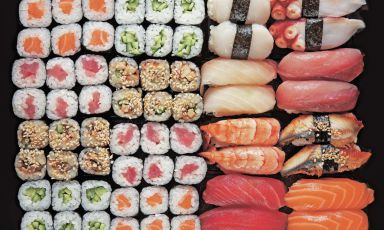 In this article Stefania Viti, an expert on Japan and Japanese cuisine, tells us all the secrets to recognise the best sushi and eat it in the best way 