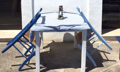 A detail of Taverna del porto in Tricase Porto, Salento. A table perfect for waiting for a latecomer. Or if you’re the one who’s early
