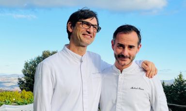 Matteo Temperini e Michael Boivin, lo chef e il pastry chef del Campo del Drago, il ristorante due stelle Michelin all'interno della tenuta di Castiglion del Bosco a Montalcino
