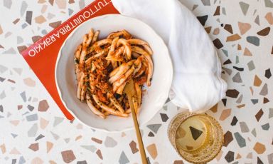 Gli 'mparrettati col rag&ugrave; calabrese:&nbsp;&egrave; la&nbsp;Ricetta del cenone di Capodanno&nbsp;di&nbsp;Mariarita Bruno, chef e patronne del ristorante&nbsp;Tribarakkio, a Catanzaro
