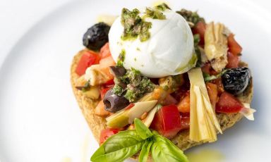 La caponata sorrentina: il piatto dell'estate di Paolo De Gregorio
