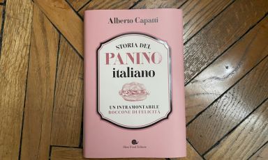 Storia del panino italiano è pubblicato da Slow Food Editore: 144 pagine, 16,50 euro, si acquista qui
