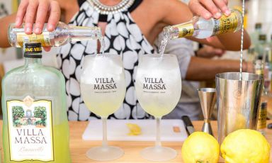 Villa Massa produce un gran limoncello che ha attirato l'attenzione anche di grandi mixologist. Vi raccontiamo come è andata...
