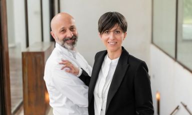 Niko and Cristiana Romito, since 2000 at the helm of restaurant Reale, first in Rivisondoli and then in Castel di Sangro (L'Aquila). Photo Casadonna/Andrea Straccini
