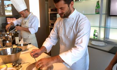 Lo chef Enrico Bartolini del Devero di Cavenago di Brianza è stato protagonista ieri di Identità di Pasta, nel formato a cadenza mensile appannaggio dei big dell'alta ristorazione italiana