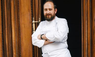 Stefano Sforza, chef di Opera a Torino, sarà a Identità Golose Milano per due cene: giovedì 27 e venerdì 28 gennaio. Per prenotare il vostro tavolo, visitate il sito ufficiale dell'Hub
