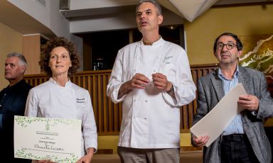 Pietro Leemann between Gabriele Eschenazi and Daniela Cicioni, vegan and raw diet chef. Leemann will be one of the protagonists of the debate with Davide Oldani and Marc Moriarty, on Tuesday afternoon at Identità Expo S.Pellegrino