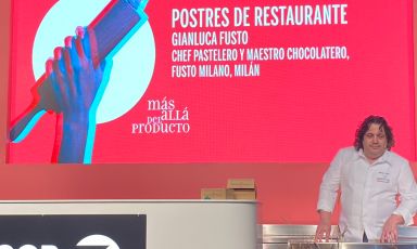 Gianluca Fusto, titolare del laboratorio di pasticceria artigiana contemporanea Fusto Milano, a lezione martedì 29 marzo al congresso di Madrid Fusion, sezione Pastry
