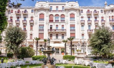 Il Grand Hotel Rimini è stato inaugurato nel 1908. Dal 1994 è stato eletto monumento nazionale
