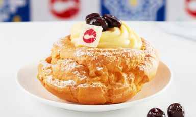 La Zeppola di San Giuseppe della pasticceria Malia, a Milano nella sua versione tradizionale
