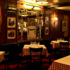 L'atmosfera de Le Veau d’Or, New York a Midtown East

