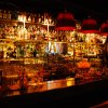 Il bancone de L'Antiquario, cocktail bar in via Vannella Gaetani 2
