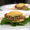 Finto hamburger di agnello Varvara, alici, salsa all'olio di oliva monocultivar coratina Muraglia e agrumi di Cristina Bowerman
