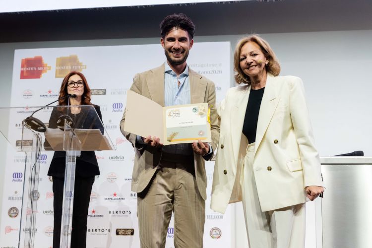 Riconoscimento ad Emanuele Trono