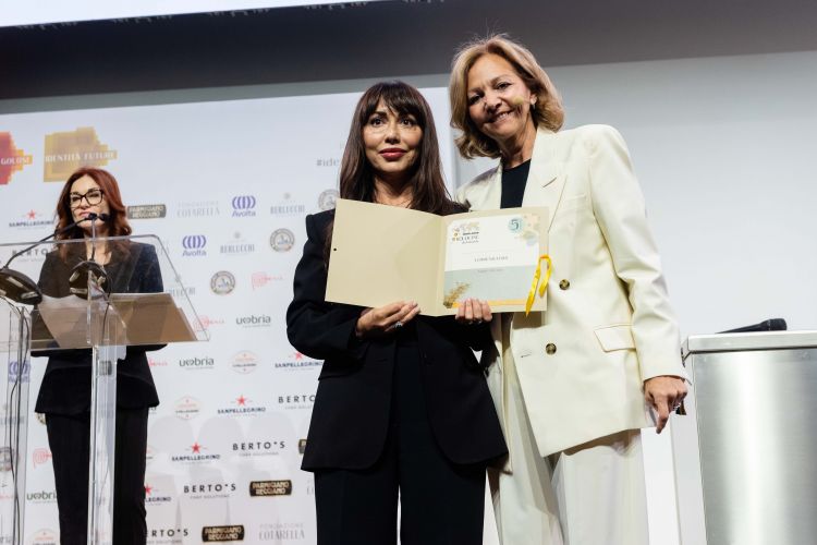 La cerimonia si è chiusa con il premio a Vania Valentini