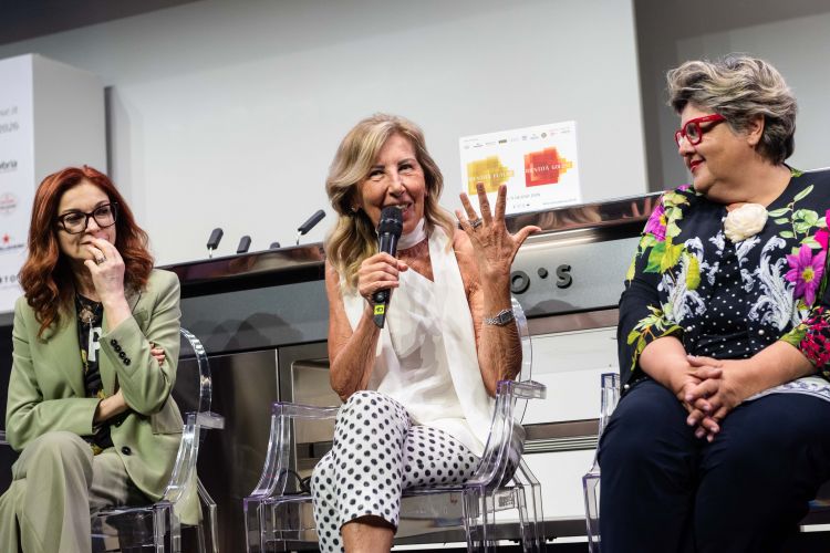 Da sinistra, Eleonora Cozzella, Anna Abbona e Raffaella Bologna