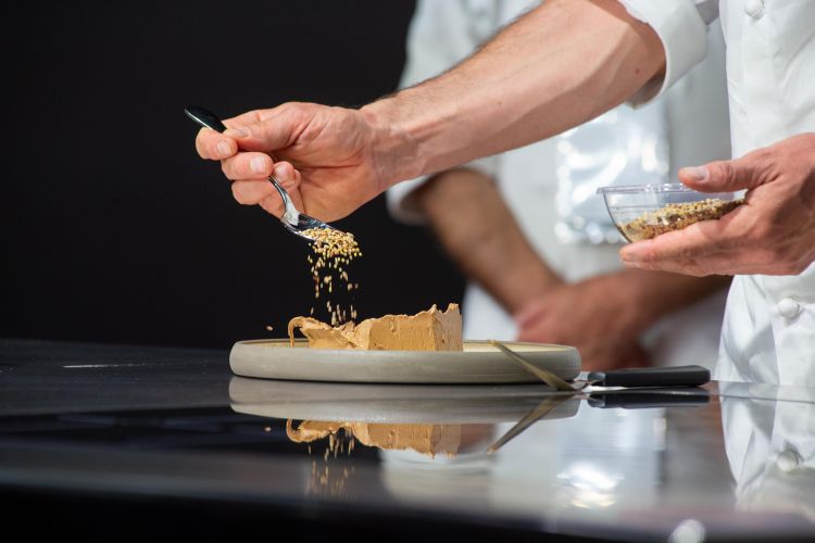 Gelato with bread crust from Matteo Casone to create in a sustainable way, without neglecting the flavours and sweetness typical of gelato
