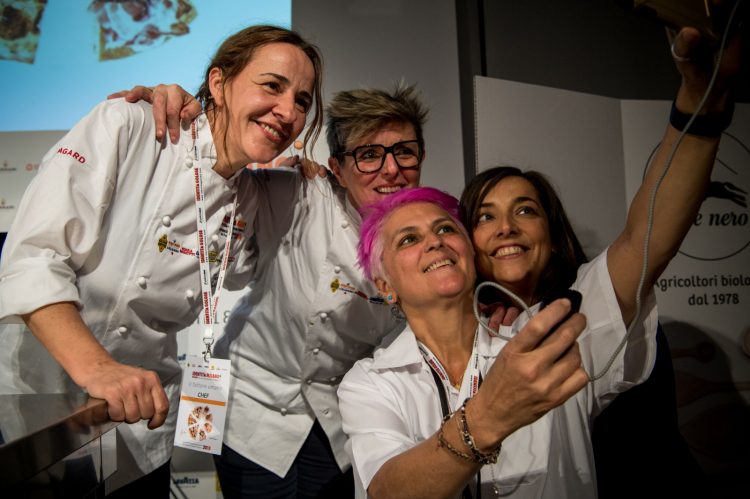 Foto di gruppo al femminile: da sinistra Maria Solivellas, Viviana Varese, Cristina Bowerman e Lisa Casali
