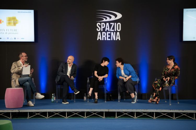 L'incontro allo Spazio Arena: da sinistra, Fed