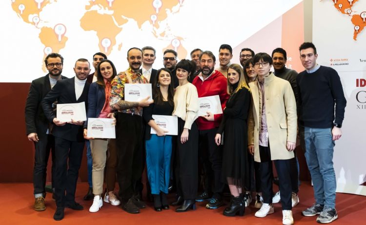 Foto di gruppo delle Giovani Stelle premiate dalla Guida
