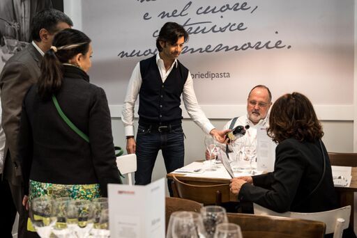 Francesco Zonin con Paolo Marchi nel ristorante Monograno Felicetti
