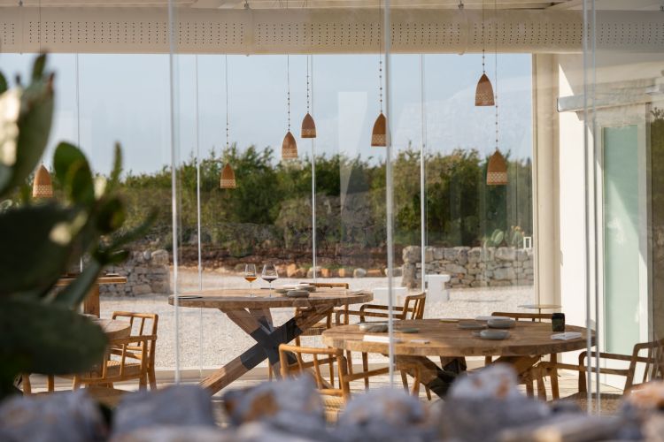 La nuova sala del ristorante Orto al Nina Trulli Resort, a Monopoli
