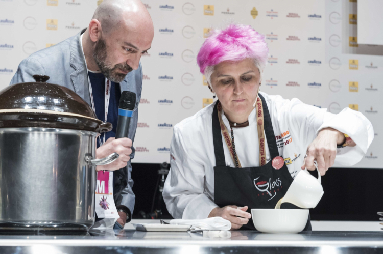 Cristina Bowerman con il moderatore della lezione Andrea Cuomo
