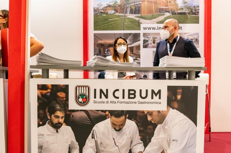 Lo stand della scuola di Alta Formazione Gastronomica In Cibum, a Pontecagnano Faiano, Salerno
