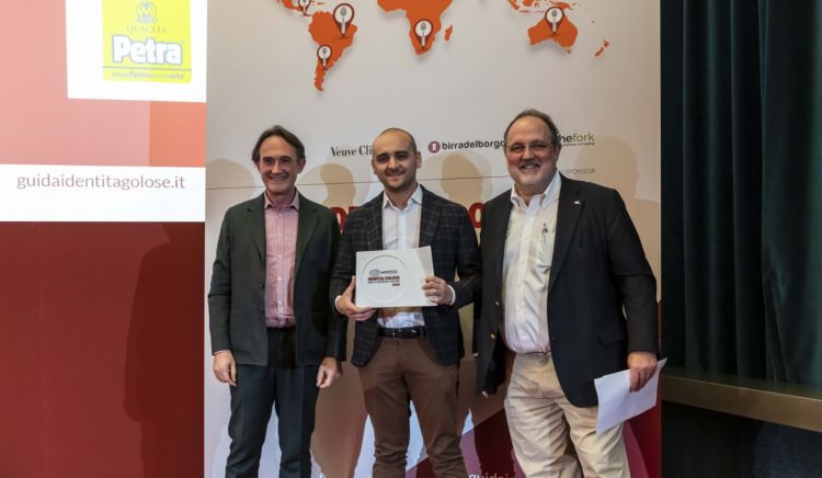 Premio IL MIGLIOR CHEF PIZZAIOLO, offerto da Petra Molino Quaglia - Piero Gabrieli, Direttore Marketing

LUCA PEZZETTA - OSTERIA DI BIRRA DEL BORGO - ROMA
