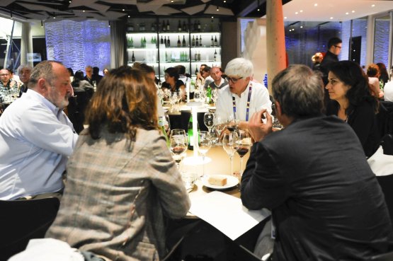 Beppe Severgnini, in the centre, dining at Identità Expo the other night. Paolo Marchi, on the left, at the same table